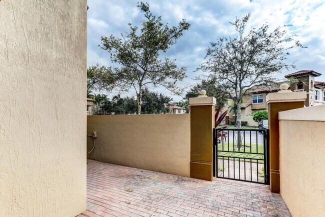 Building Photo - 6515 Diamond Springs Terrace