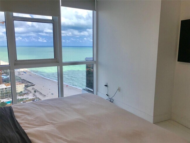 Building Photo - 18201 Collins Ave