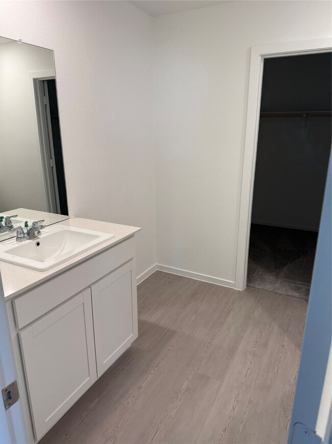 Building Photo - 2527 Night Emerald Dr