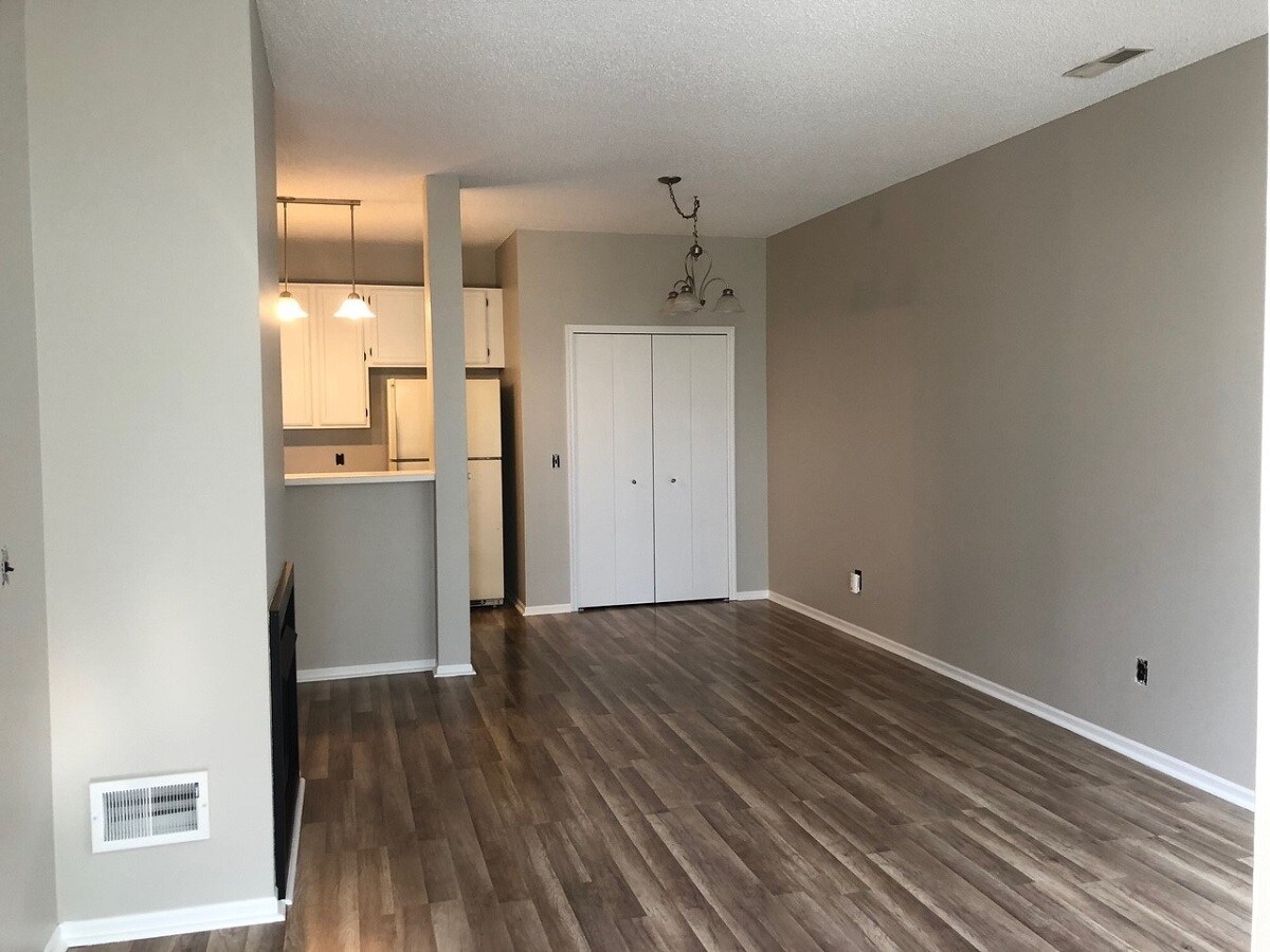 Building Photo - 15503 Garnet Way