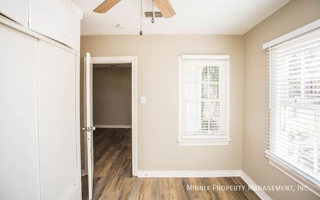 Building Photo - 2404 27th St