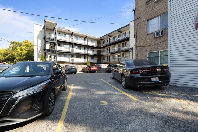 Building Photo - 7070 N Ridge Blvd