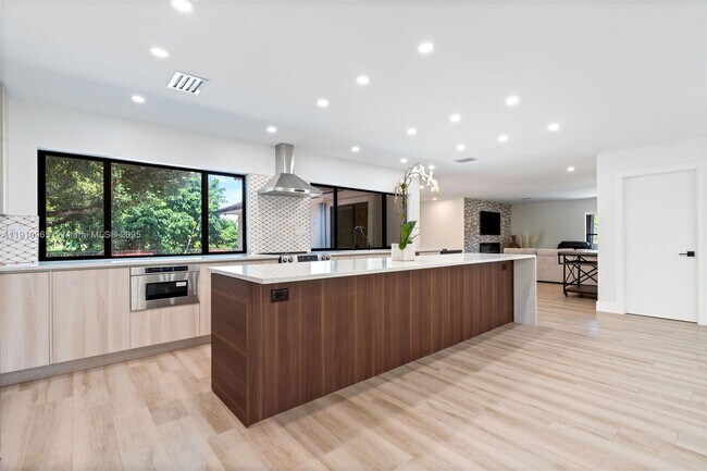 Building Photo - 12511 SW 13th St