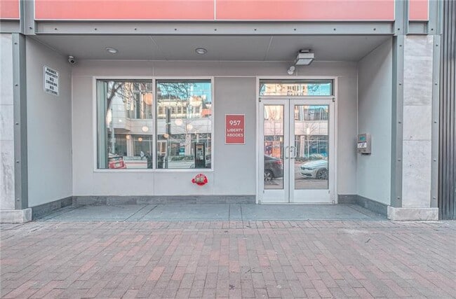 Building Photo - 957 Liberty Ave