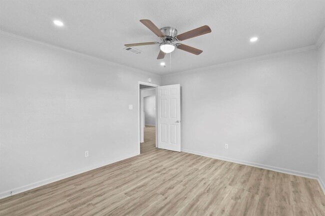 Building Photo - 1609 3rd St