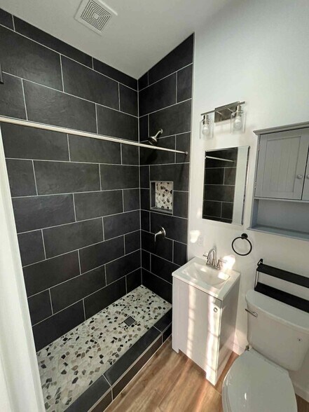 Building Photo - 268 Meadowbrook Dr