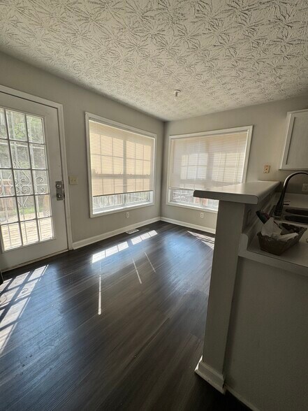 Building Photo - 75 Davis Mill Ct