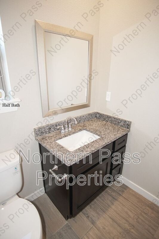Building Photo - 10161 Red Vly