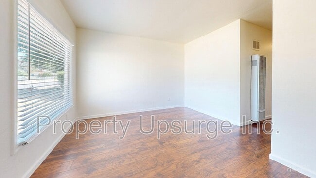 Building Photo - 2063 Park Ave