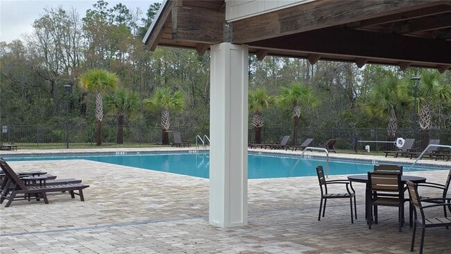 Building Photo - 70 Oakleaf Way