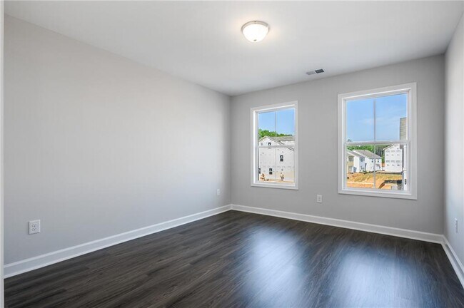 Building Photo - 3744 Silvery Wy