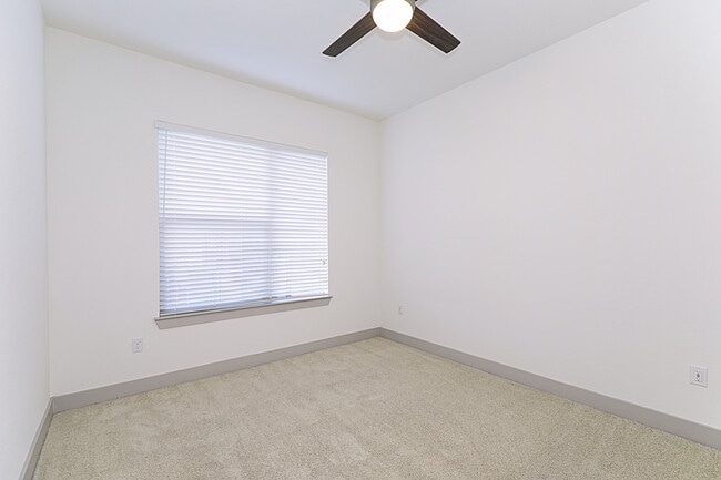 Interior Photo - The Landing at Centreport