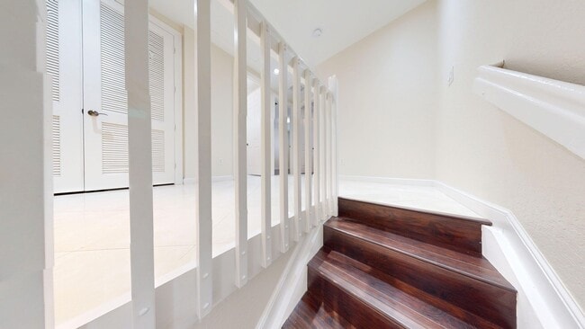 Building Photo - 4 Bed/3.5 Bath Townhome w/2 Car Garage in Pet Friendly Gated Community! ** Water/Cable/Internet I...