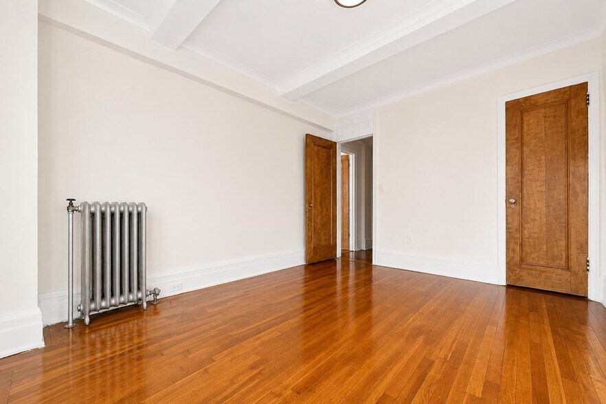 Building Photo - 77 W 104th St
