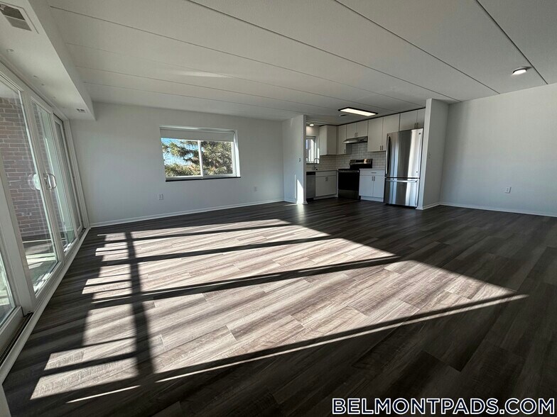 Building Photo - 53 Hill Rd