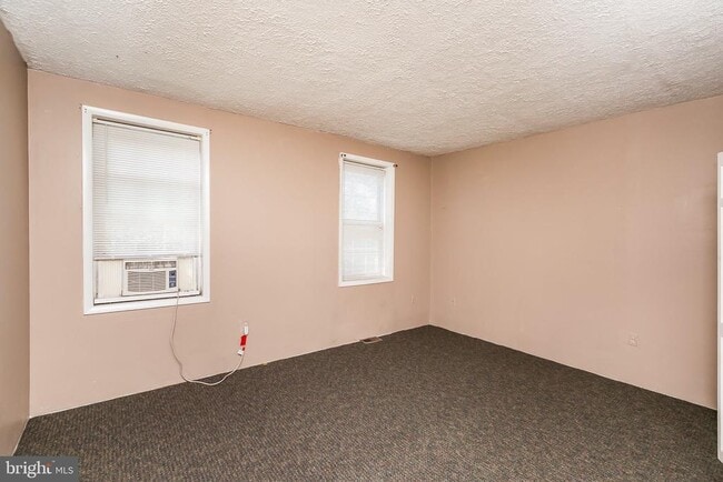 Building Photo - 931 S Hanover St