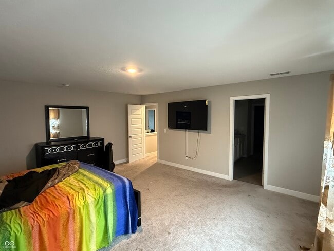 Building Photo - 8754 Laurelton Pl