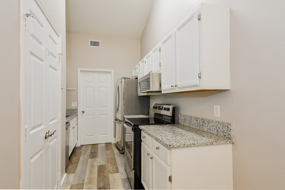 Building Photo - 12791 Serenade Cir N