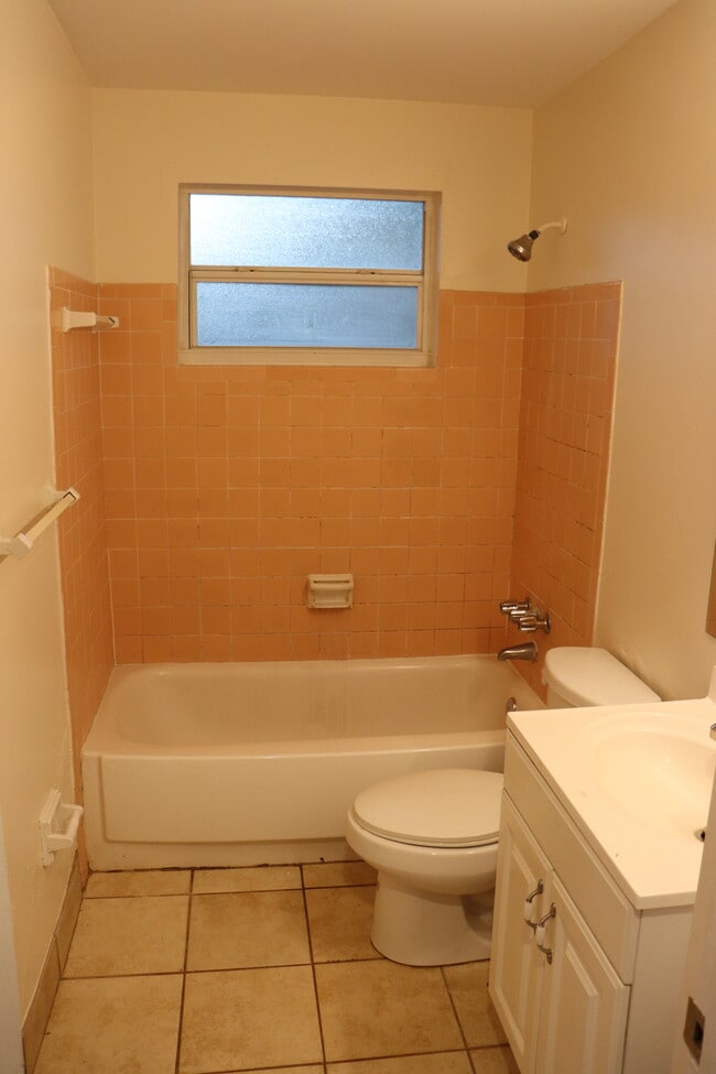 Building Photo - 1710 NW 55th St