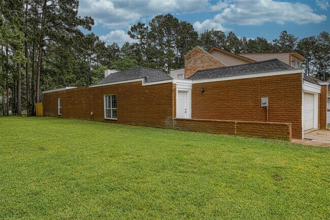 Building Photo - 86 Artesian Way