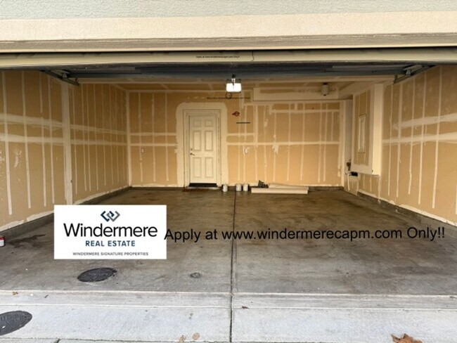 Building Photo - Gorgeous Turn Key Corner Condo In The Heart Of Natomas!