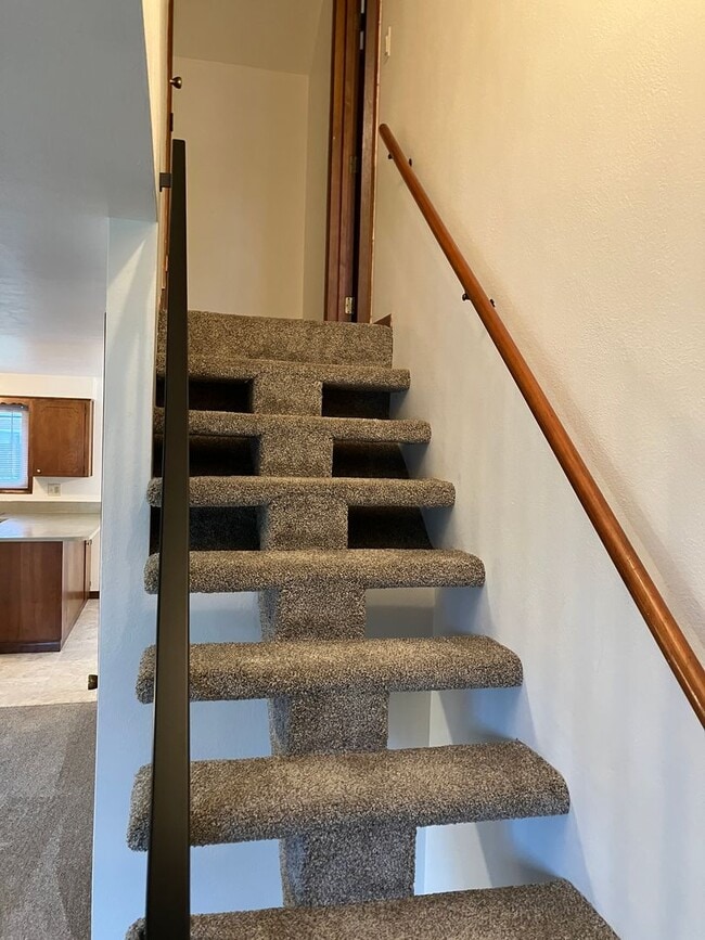 Building Photo - Charming Three Bedroom Home