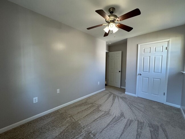 Building Photo - Stunning 4 Bed 2.5 Bath Single-Family Home...