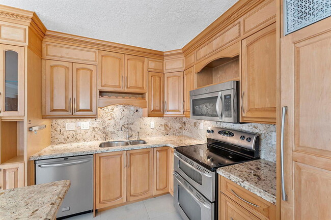 Building Photo - 1839 Middle River Dr