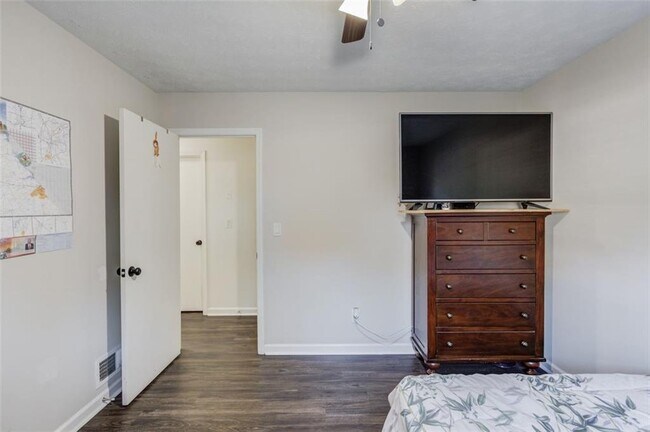 Building Photo - 3152 Westbrook Trace SW