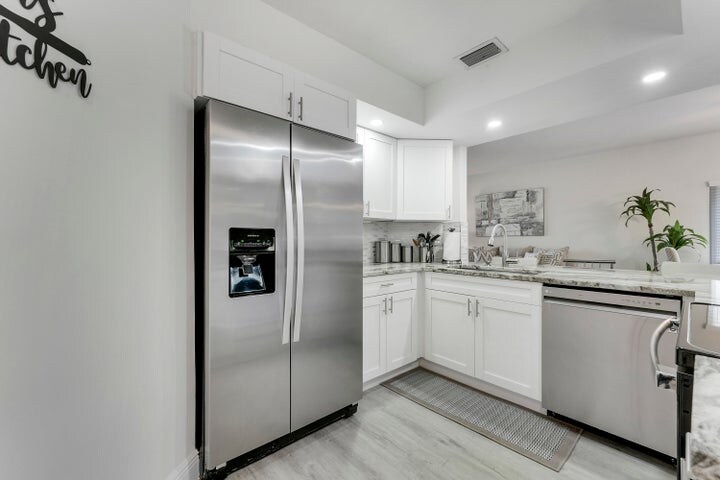 Building Photo - 7860 Seville Pl