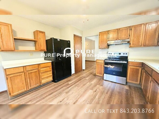 Building Photo - 50% Off One Months Rent!!!! Charming 3-bed...