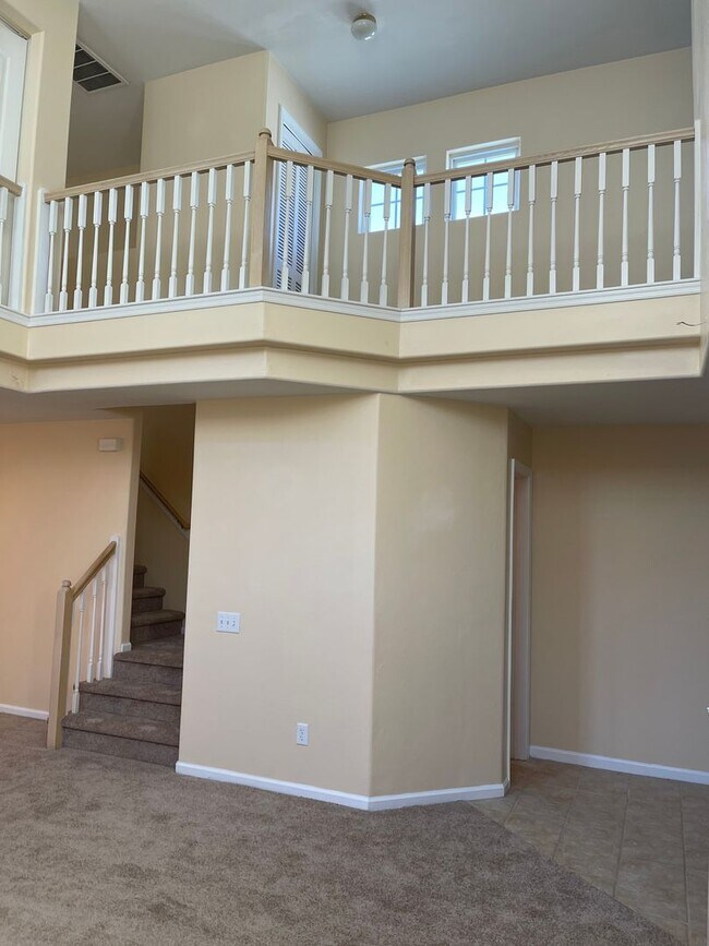 Building Photo - Lovely Lakefront Home in Virginia Beach