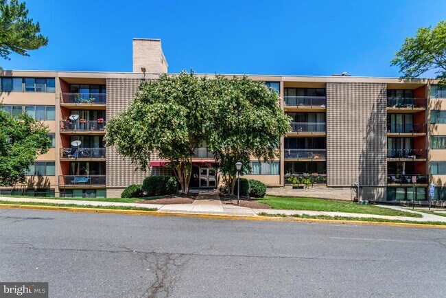Building Photo - 4 S Van Dorn St