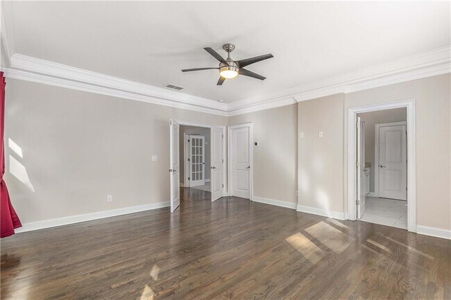 Building Photo - 207 Mellrich Ave NE