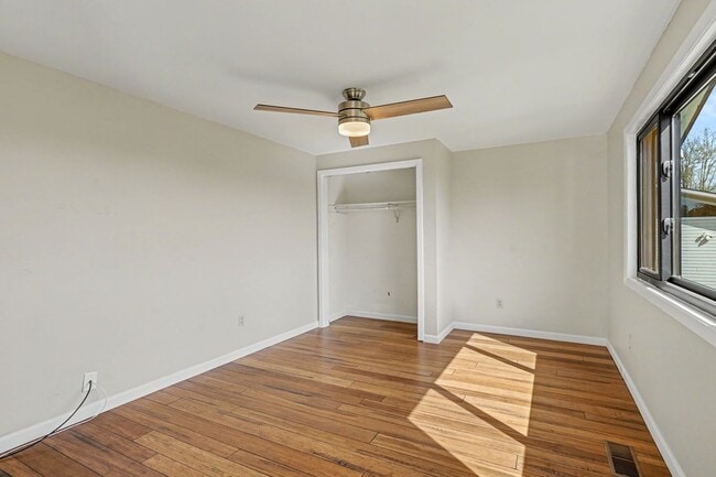 Building Photo - 4 bed, 2 bath single-level home in quiet West Salem neighborhood!