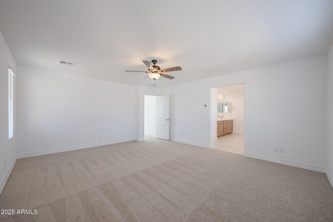 Building Photo - 14768 W Cottontail Ln