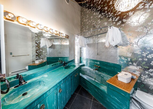 Building Photo - Palmer Park 3 bedroom