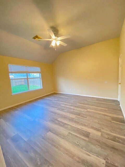 Building Photo - 2406 Teal Run Pl Dr