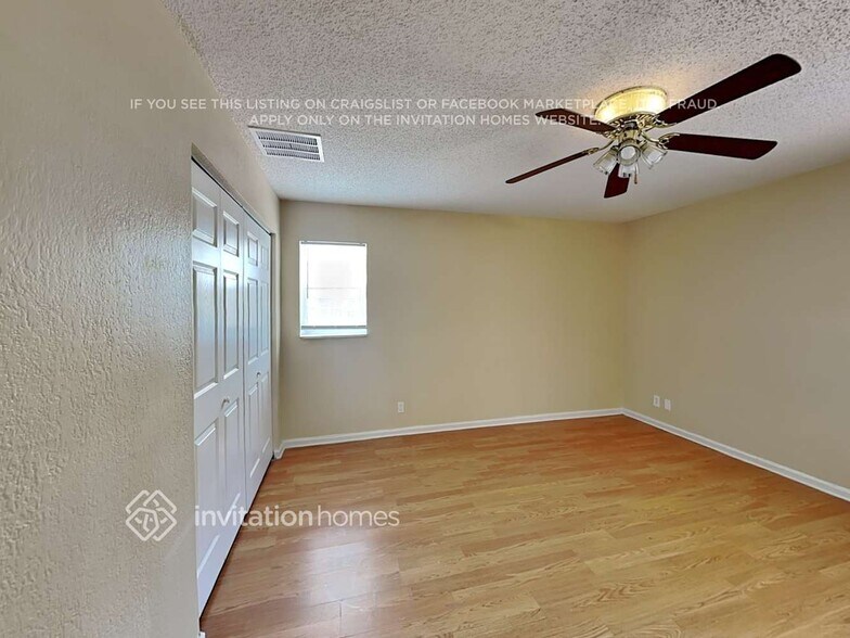 Building Photo - 3635 N Mountain Dr