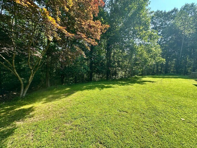 Building Photo - 3 Bedroom Home - Private - Central SC