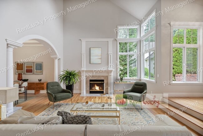Building Photo - Like-New and HUGE 5-Bedroom Home in Prime Bellevue Location!!
