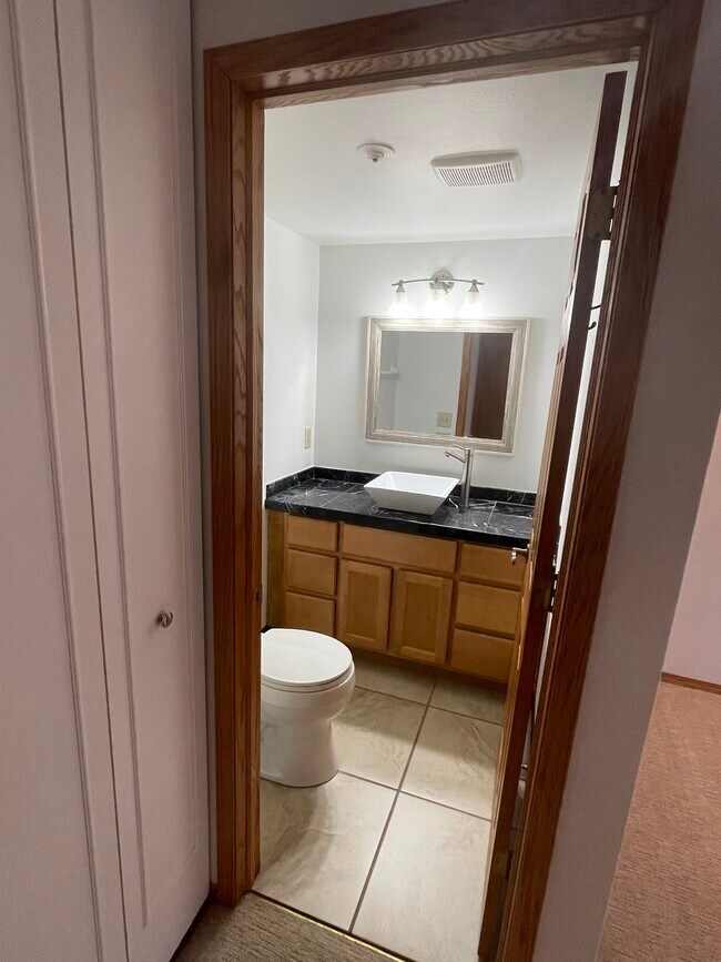 Main bed half bath - 4155 W Rivers Edge Cir