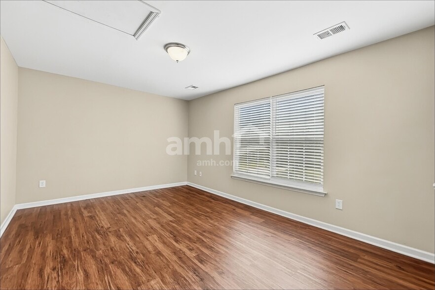 Building Photo - 314 Southwilde Way