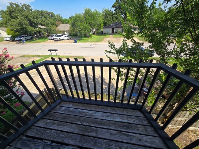 Building Photo - 1309 Airline Dr