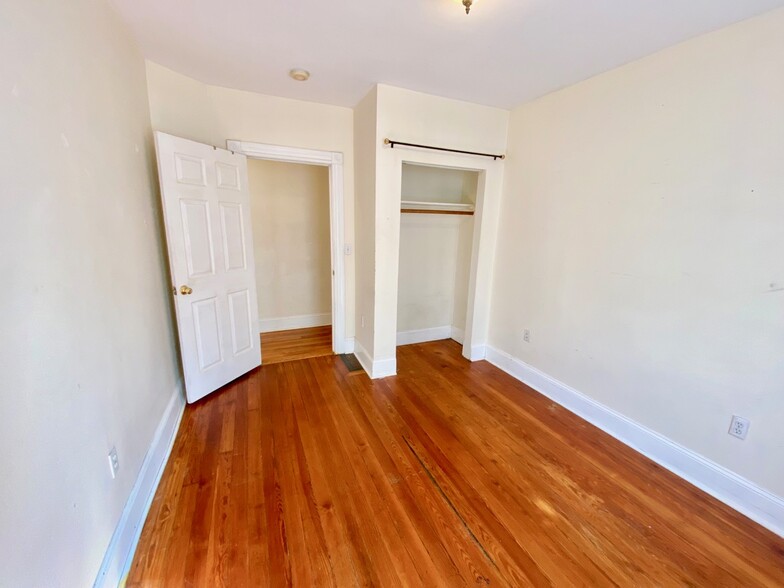 Primary Photo - 33 Adamson St