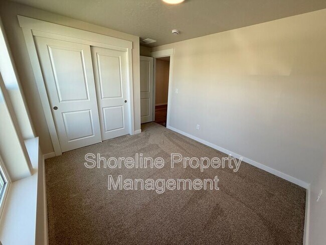 Building Photo - 5563 E Garby St