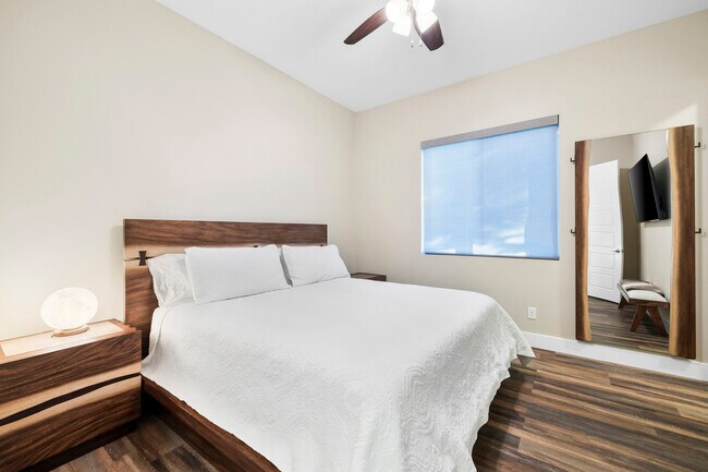 Building Photo - 8396 Sweetwater Creek Way