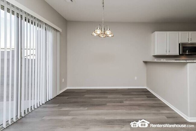 Building Photo - Spacious updated 4 Bed, 3 Bath home in Tuc...