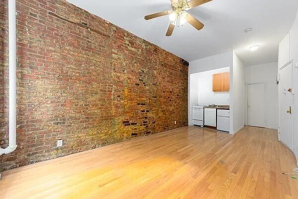 Building Photo - 411 W 54th St