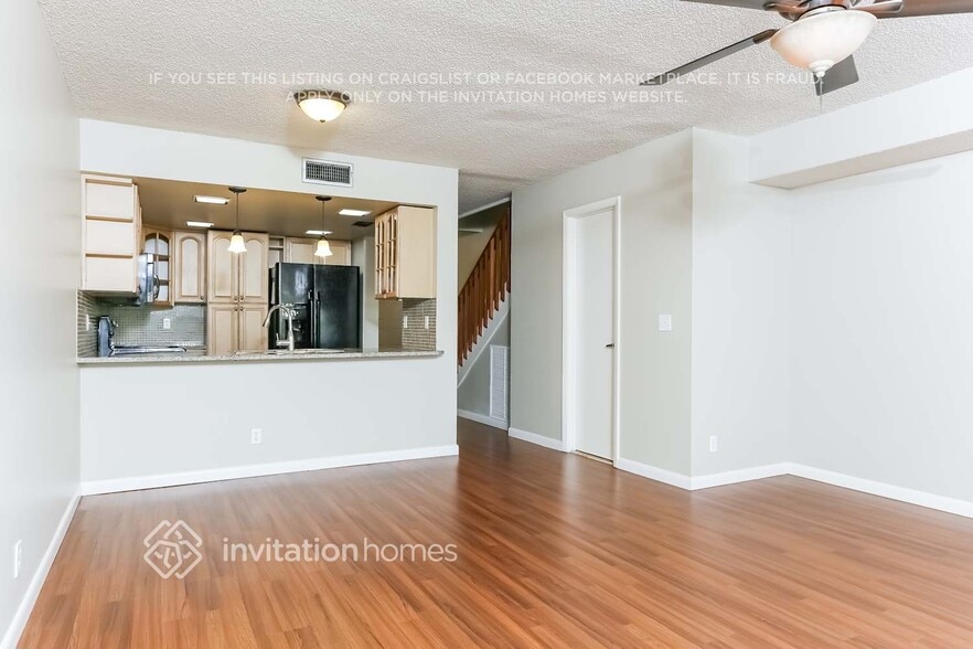 Building Photo - 4430 SW 70th Terrace